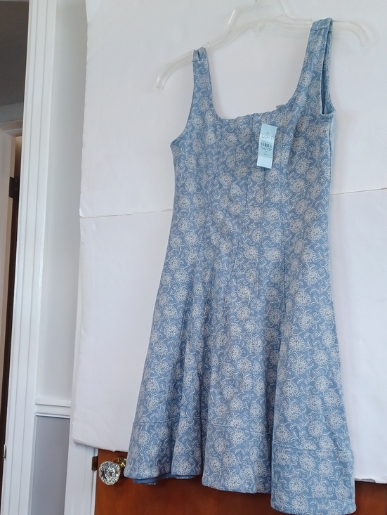 LOFT Dresses & Skirts - Loft Floral Tank Dress. Sz.2P. Light Blue & White. Lined. 35" Length. NWT!